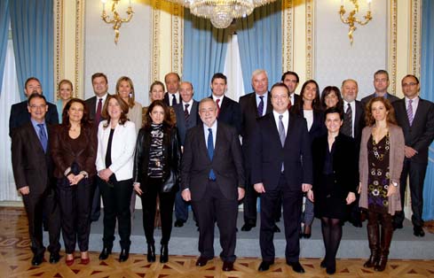 Imagen de la reunión con los delegados del Gobierno  